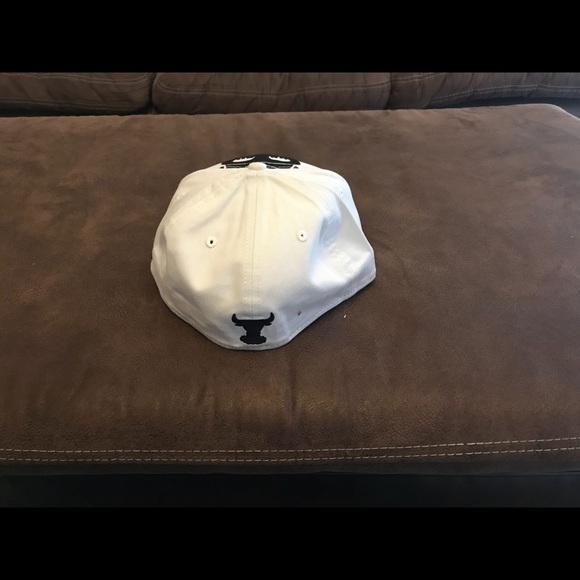 New Era Chicago Bulls Fitted Hat - Picture 3 of 5
